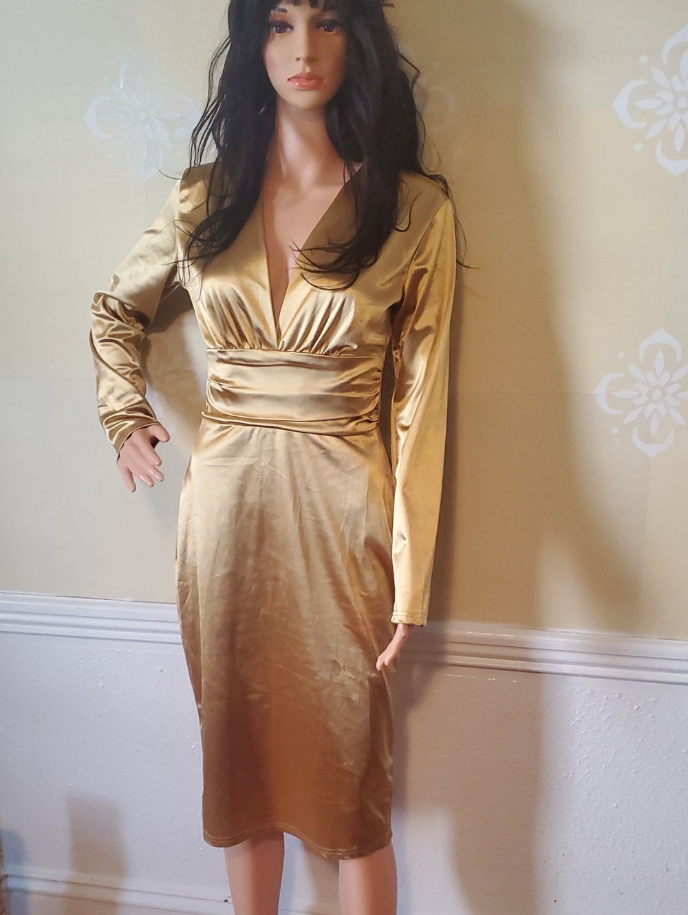 Gold V-Neck Long Sleeve Dress